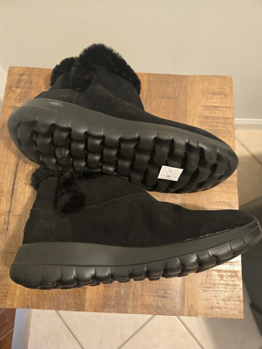 Skechers Black Over-the-Ankle Faux-Fur Boots
